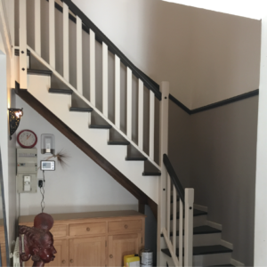 lfa-construction-renovation-interieur-peinture-escaliers-bicolore-murs