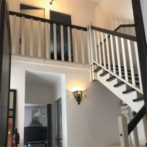 lfa-construction-renovation-interieur-peinture-escaliers-bicolore