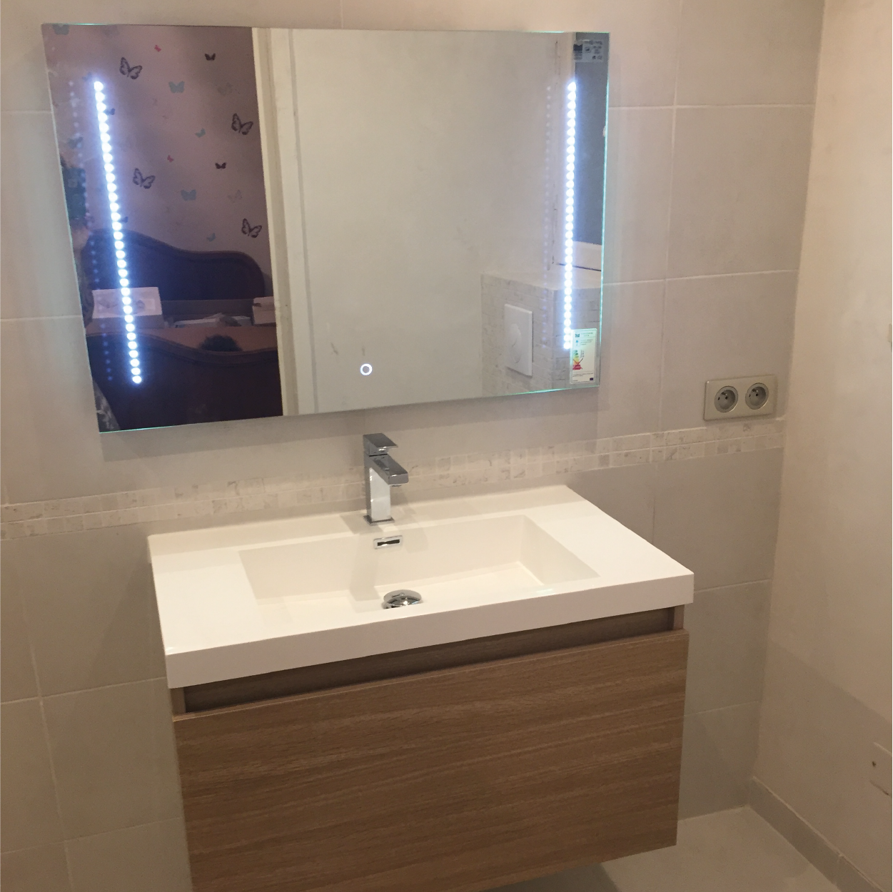 lfa-construction-salle-de-bain-meuble-vasque-miroir-tactile-marseille