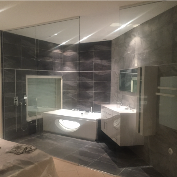 renovation-interieur-creation-salle-de-bain-lfa-construction-plan-de-cuques-balneo-baignoire